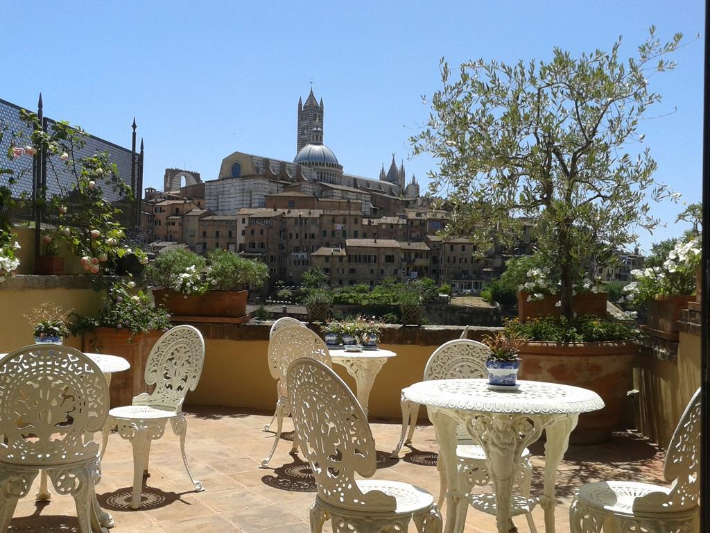 Residenza d'Epoca Campo Regio Relais Bed and Breakfast Siena Buitenkant foto