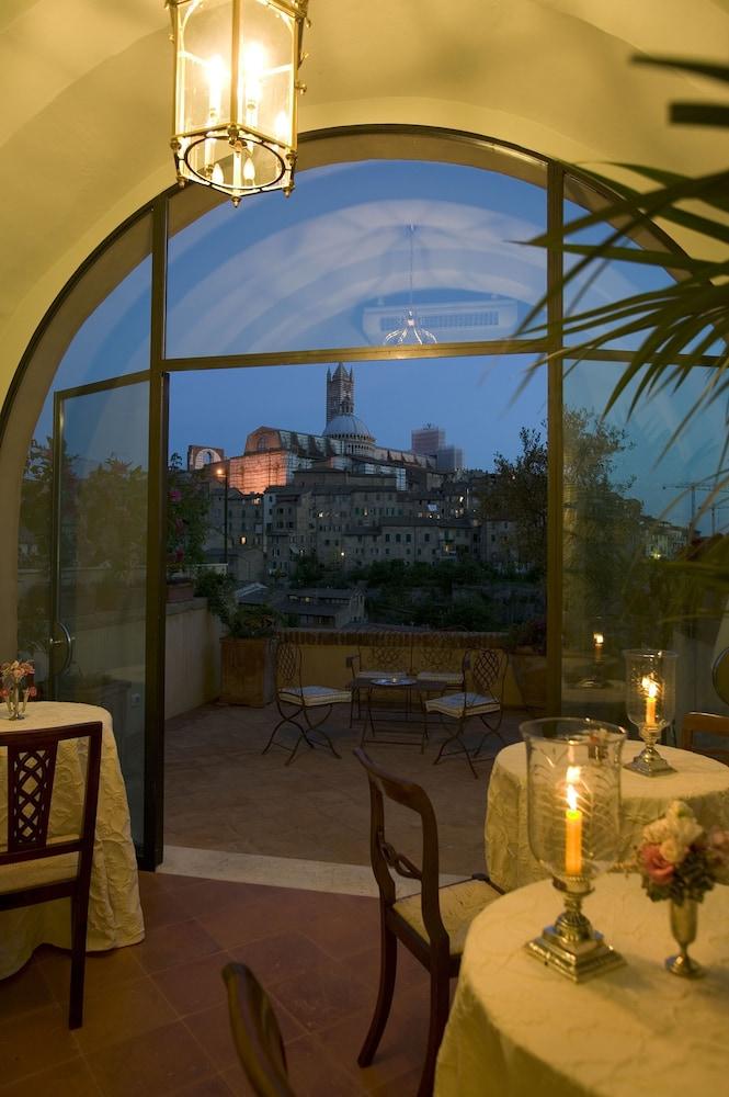 Residenza d'Epoca Campo Regio Relais Bed and Breakfast Siena Buitenkant foto