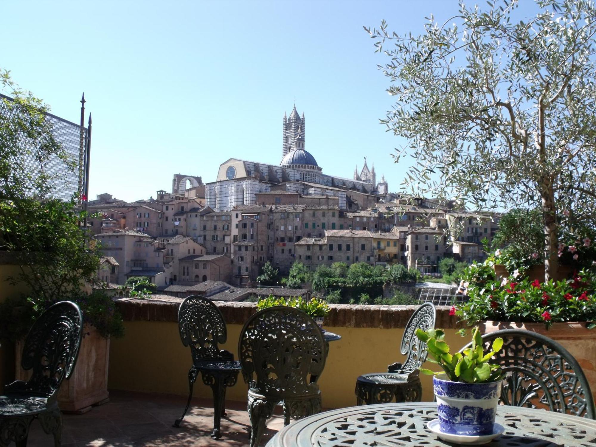 Residenza d'Epoca Campo Regio Relais Bed and Breakfast Siena Buitenkant foto