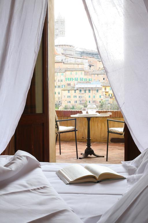 Residenza d'Epoca Campo Regio Relais Bed and Breakfast Siena Buitenkant foto