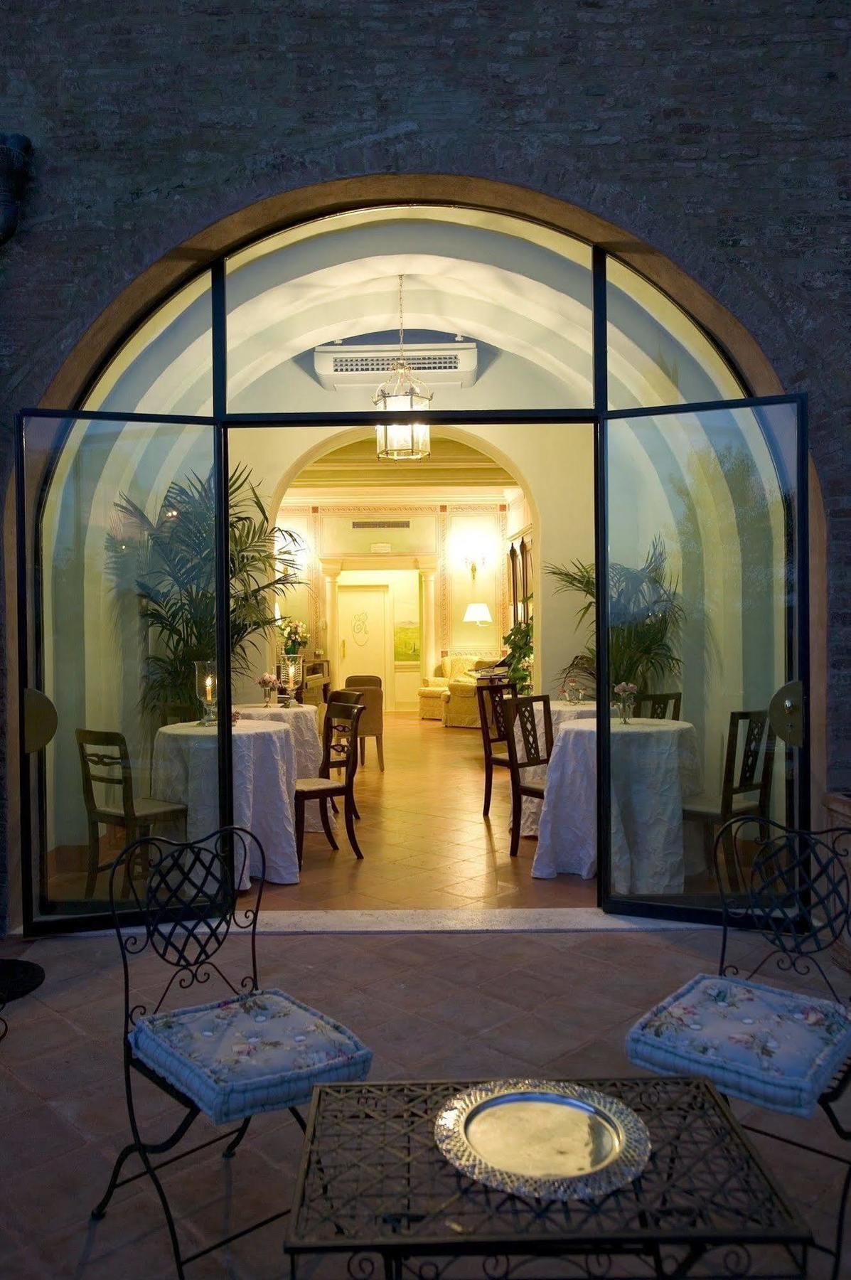 Residenza d'Epoca Campo Regio Relais Bed and Breakfast Siena Buitenkant foto